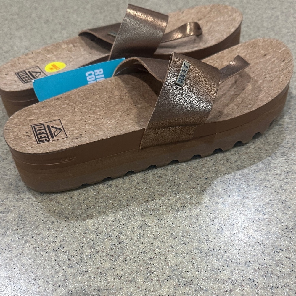 Reef Metallic Copper Cork Sandals NWT 11 - Picture 5 of 6
